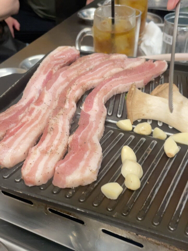 サムギョプサルやら骨付き肉やら美味しかったです 